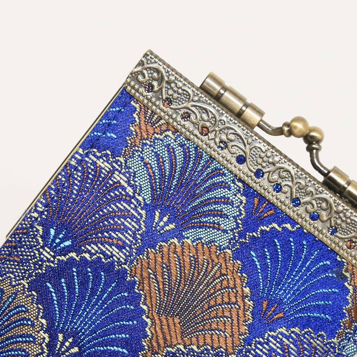 Small Shell Brocade RFID Card Holder: Burgendy