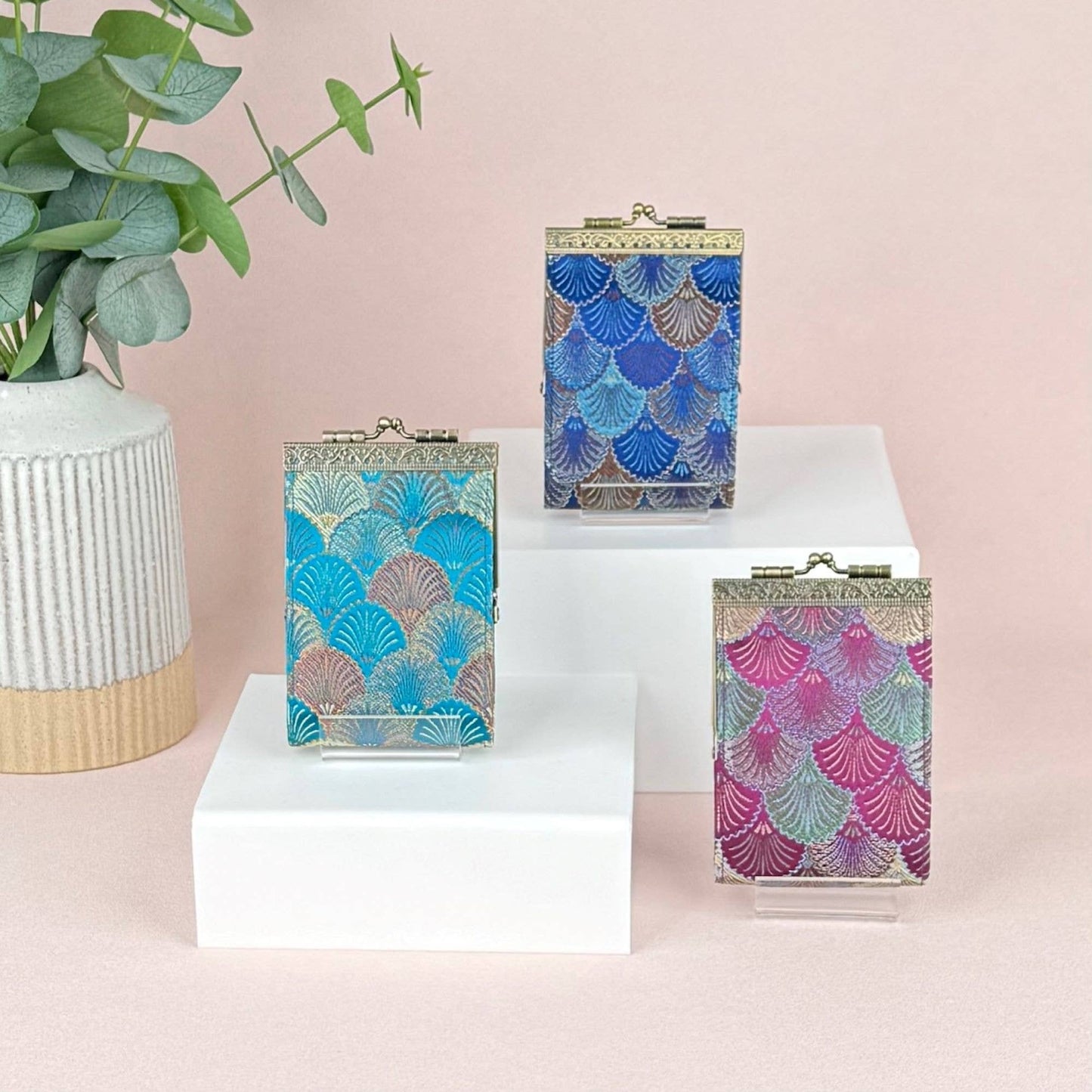 Small Shell Brocade RFID Card Holder: Burgendy