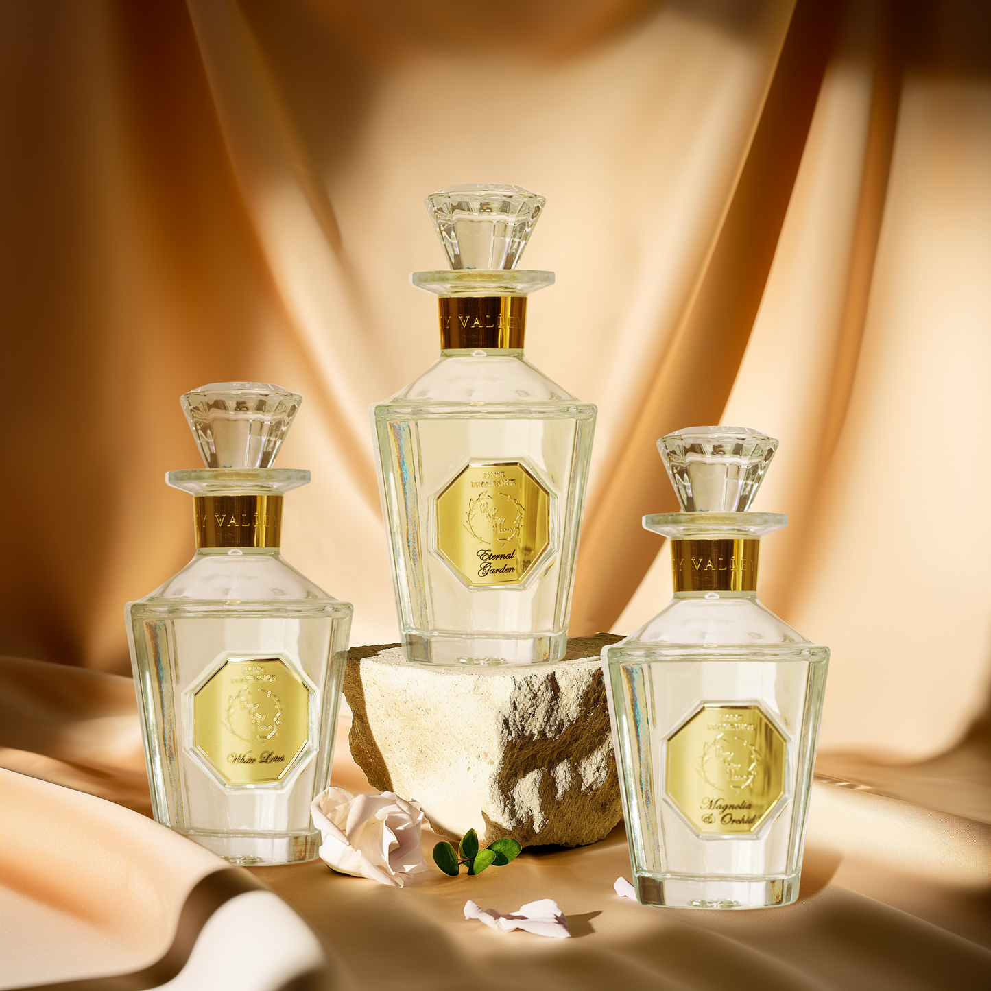 Reed Diffuser Sets !! NEW!! Vintage Rose Ceramic Diffuser: (White Lotus)