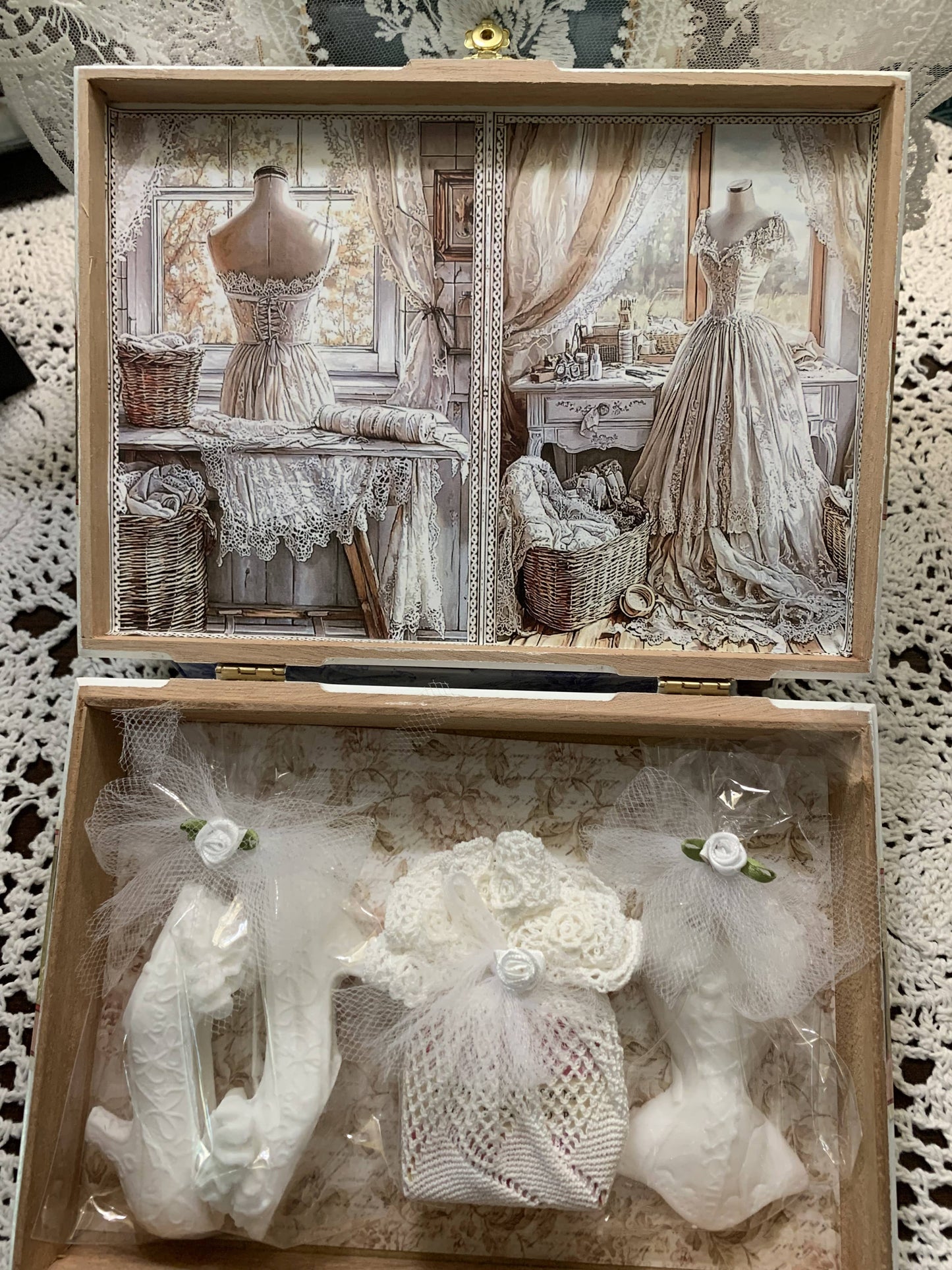 Victorian Bridal Cards: Organza Lace