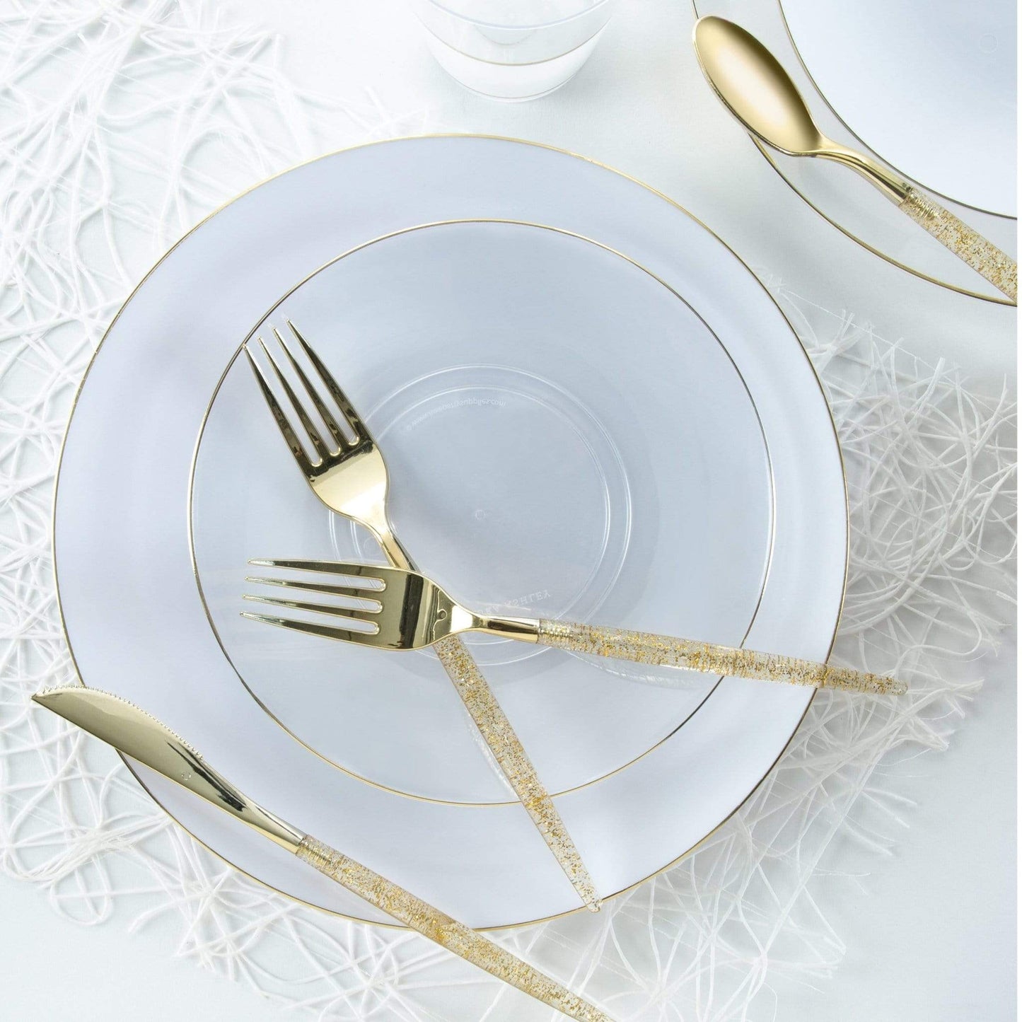 Round Clear • Gold Plastic Plates | 10 Pack: 10 Plastic Pates / 10.25" Dinner Plates